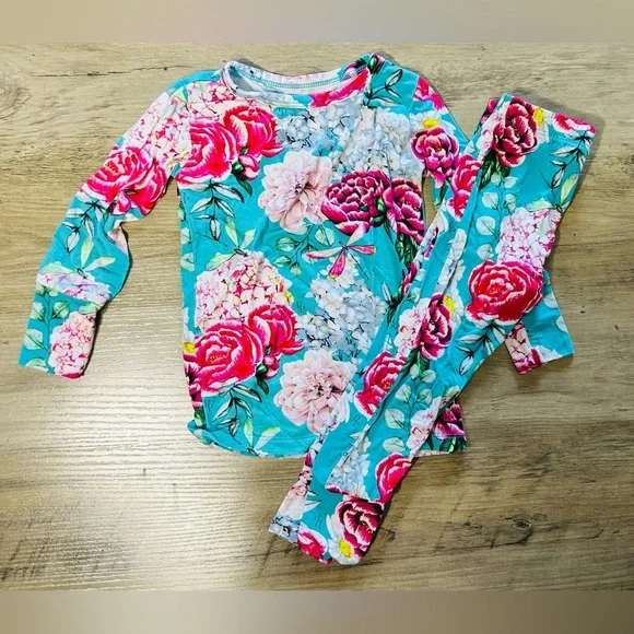 NWOT- Posh Peanut Pink and Blue Floral Pajama Set - Picture 1 of 2